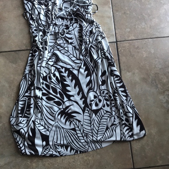 Dress - Picture 3 of 4